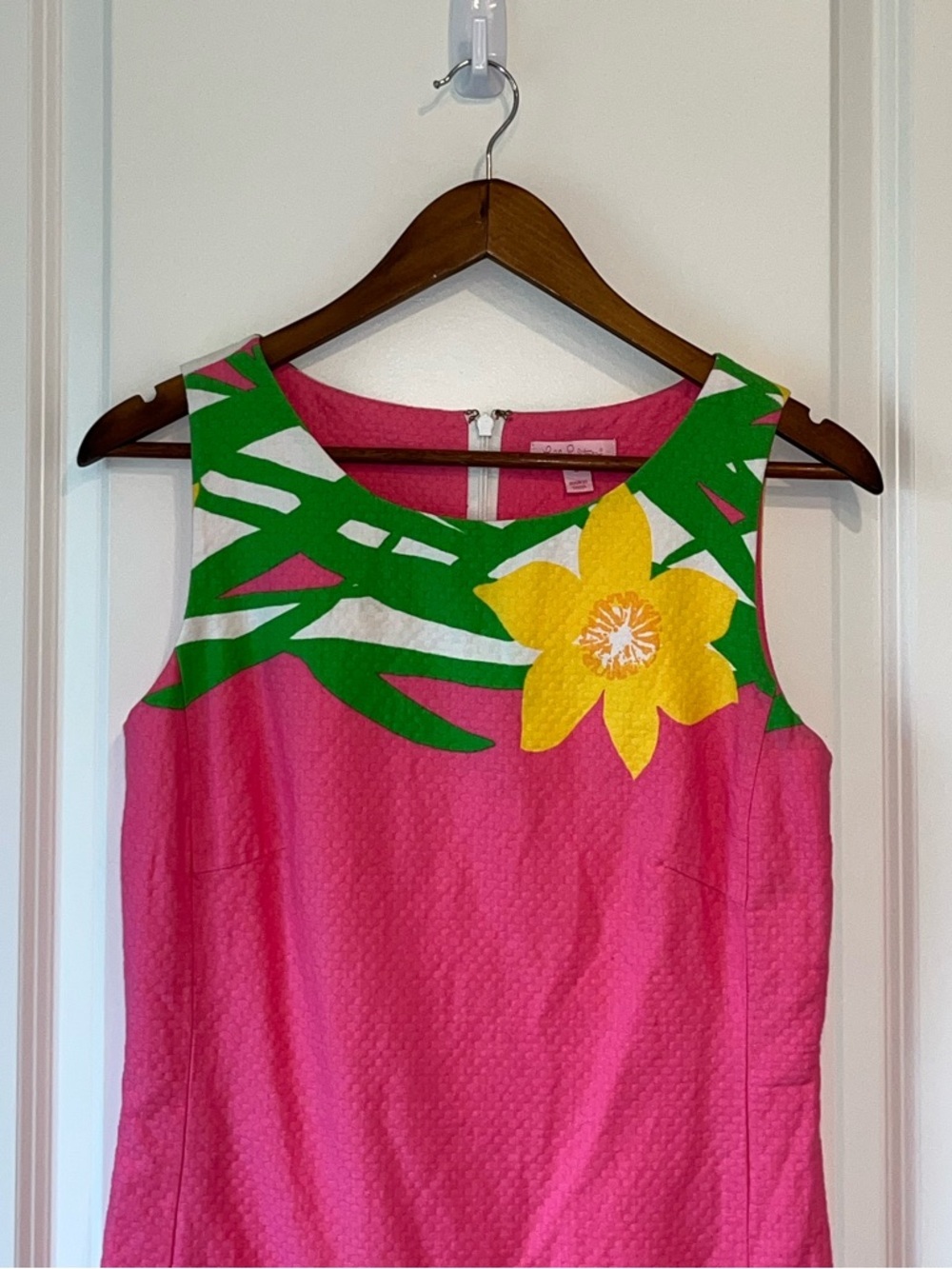 Retro 70’s Inspired Lilly Pulitzer Women's Floral Sleeveless Sheath Dress - Picture 5 of 7